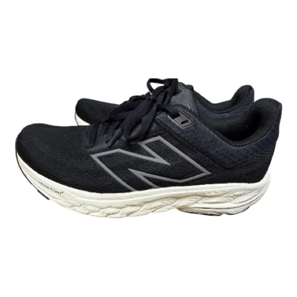 New Balance Women’s Black and White Athletic Sneakers Size 9 - Picture 5 of 11
